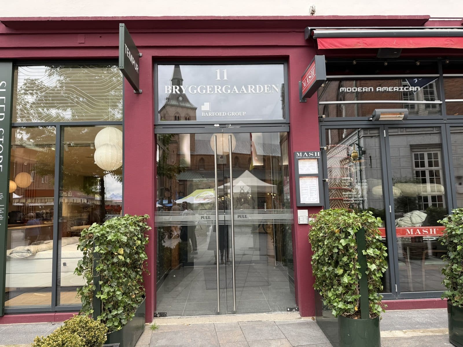 Indgangen til Bryggergården på Rådhuspladsen i Odense, hvor Privat Psykiatrisk Center Odense holder til